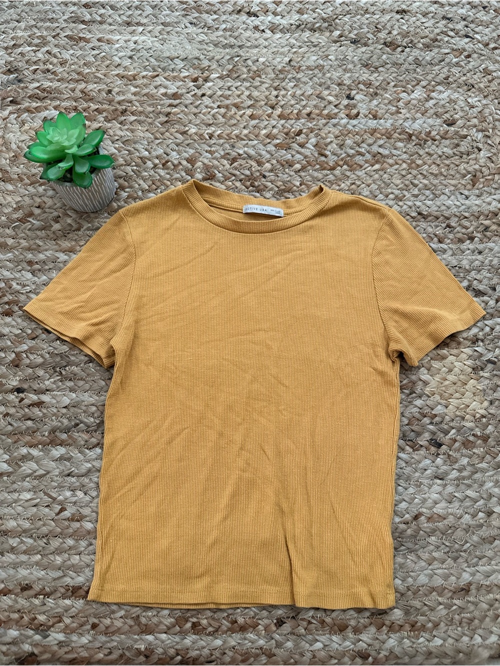 RIBBED YELLOW CROP TOP